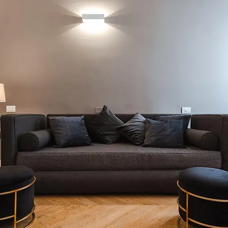 Ebl Luxury Pensión 4*